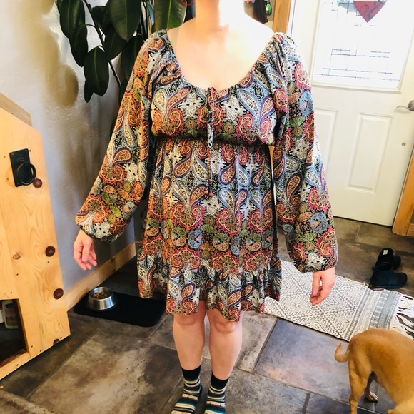 Dress - Picture 7 of 8